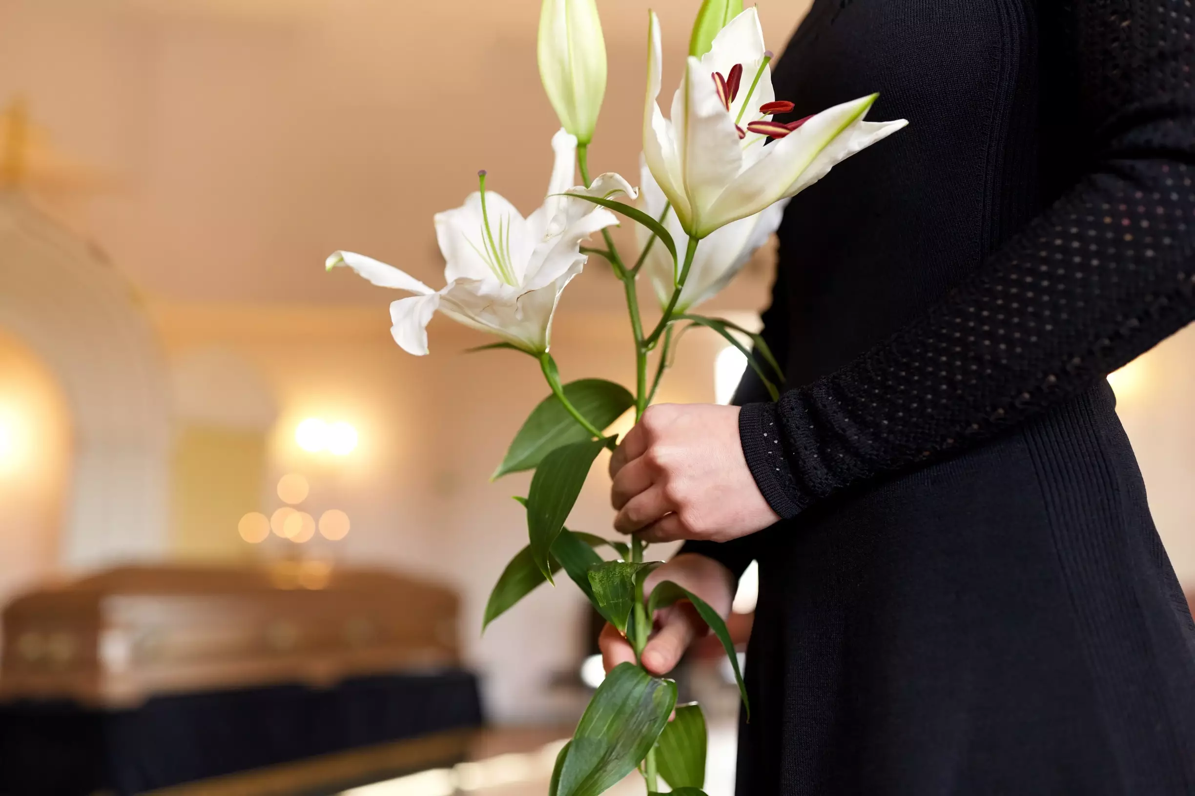 /medias/site/pfmartin33/Page%20Prestations%20et%20services/ceremonie%20funeraire.webp